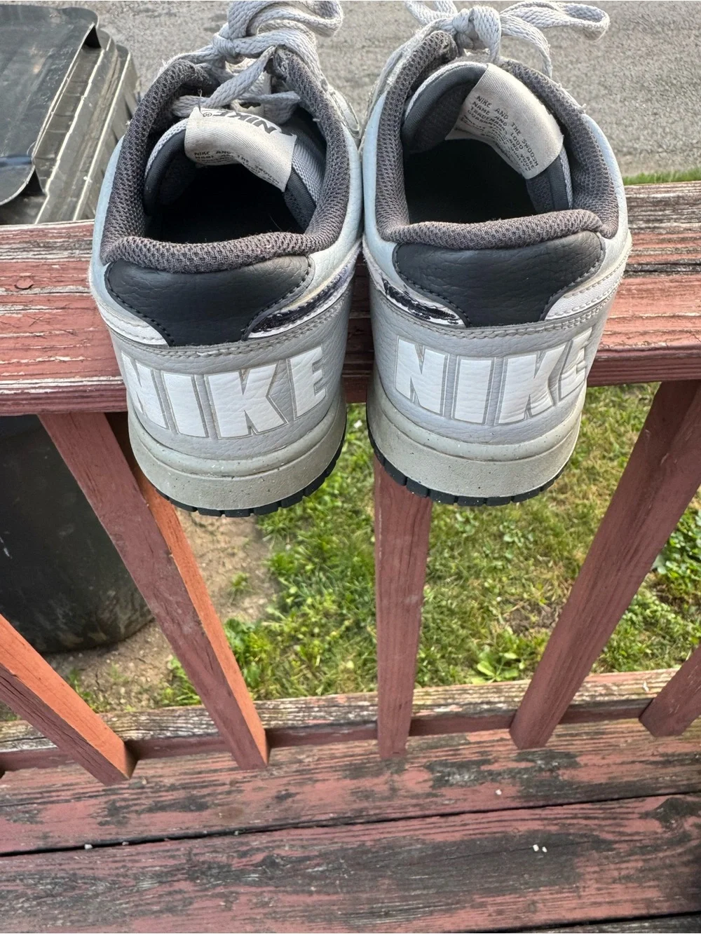 Men’s Nike tennis shoes size 8 1/2 men’s